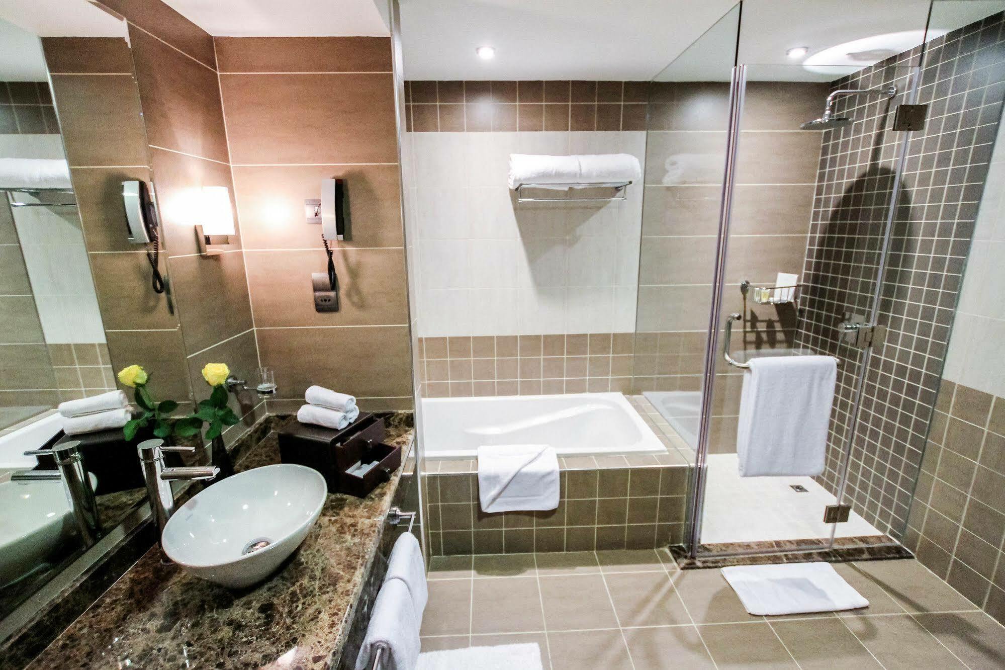 Danat Capital Hotel Абу-Дабі Екстер'єр фото