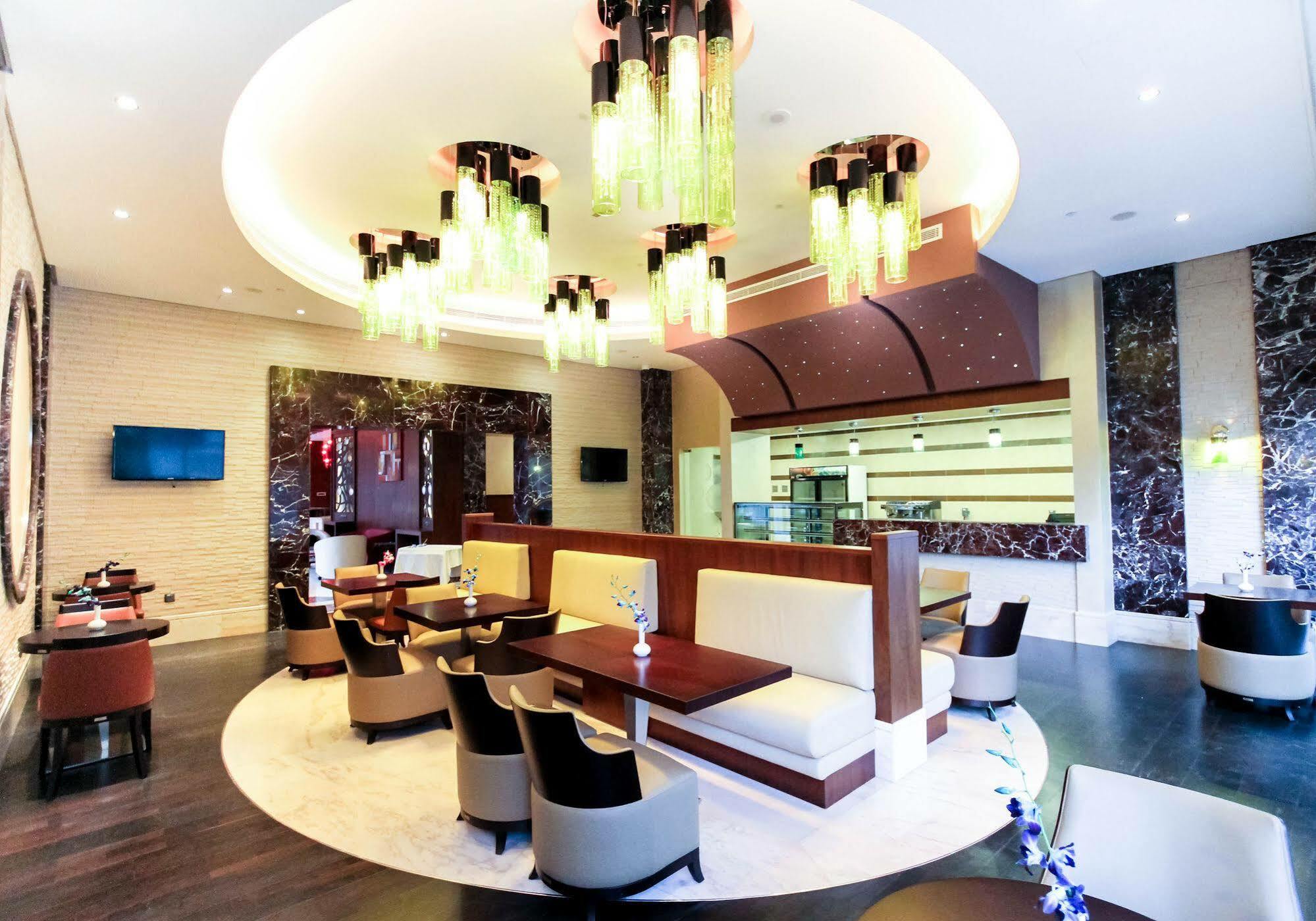 Danat Capital Hotel Абу-Дабі Екстер'єр фото