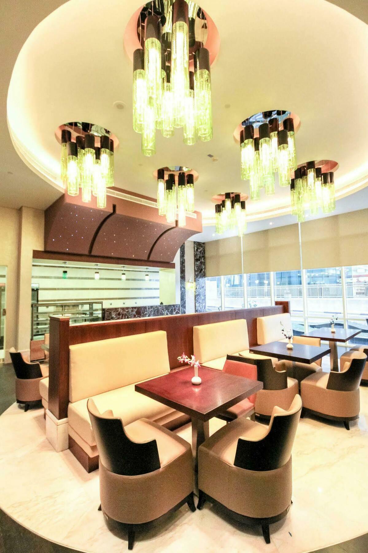 Danat Capital Hotel Абу-Дабі Екстер'єр фото